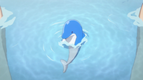 matsuoka-lin:  targetlost:  I keep seeing people saying the dolphin toy is the keychain that Makoto gave him, but they’re clearly two different toys. The keychain is smaller and has a completely blue tail. The toy in Haru’s bath came with a base and