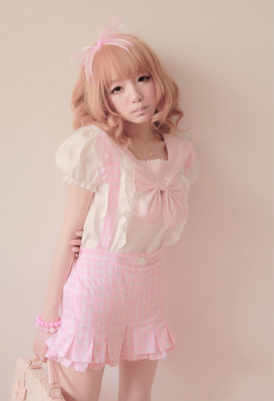 Thunder-Bunny:  Dolly Plaid Suspender Shorts $33 