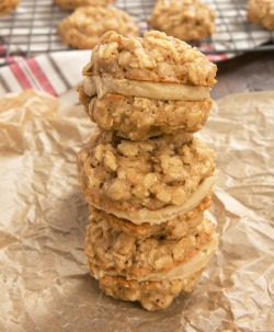 foodffs:  Butterscotch Oatmeal Sandwich Cookies