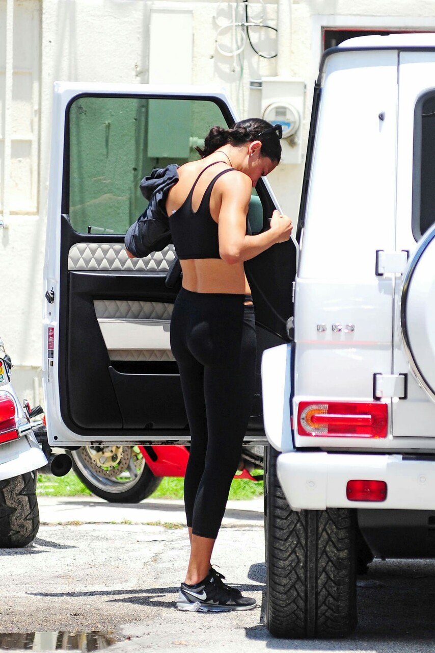celebtights:  Adriana Lima