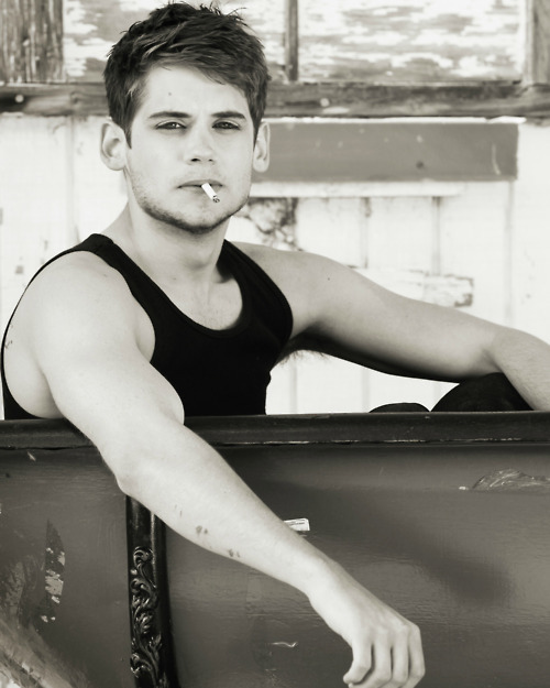 Tony Oller - MKTO Hot Muscle Jock Pop Singer http://hotmusclejockguys.blogspot.com/2014/06/tony-oller-mkto.html