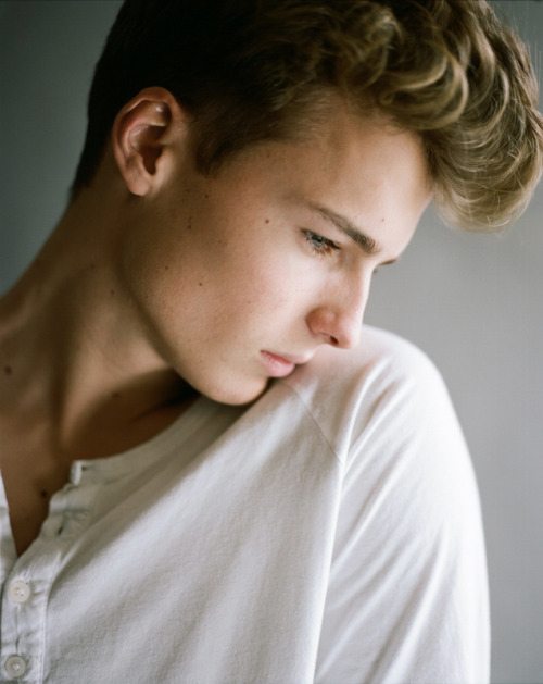 shirtlifting:  Fredrik Christofferson