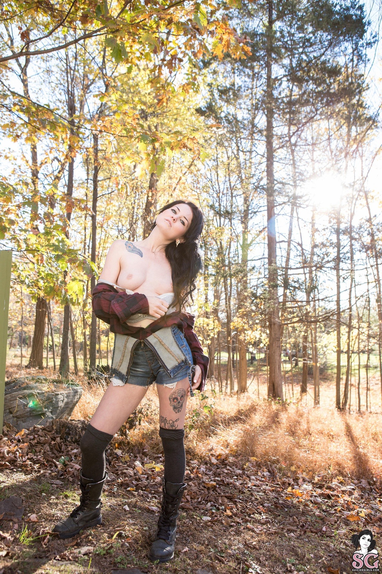 beautifulgirlsmakemesuicidal:  Bittersweet Suicide 