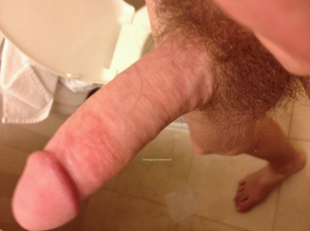 italianboyjr:  camguysexposed:  Noah ZImmer with ginger locks and hard meat for all