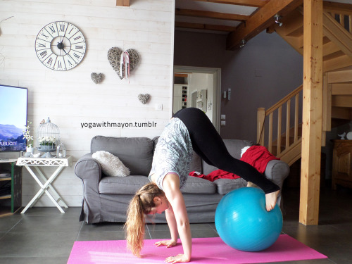 yogawithmayon:  Day 84 /365 : Working on being strong.  Because I agree with this goal. 💪