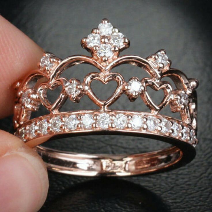 babygirlj21:  parttimelittleprincess:  pandasfairyprincess:  Princess rings! Or prince
