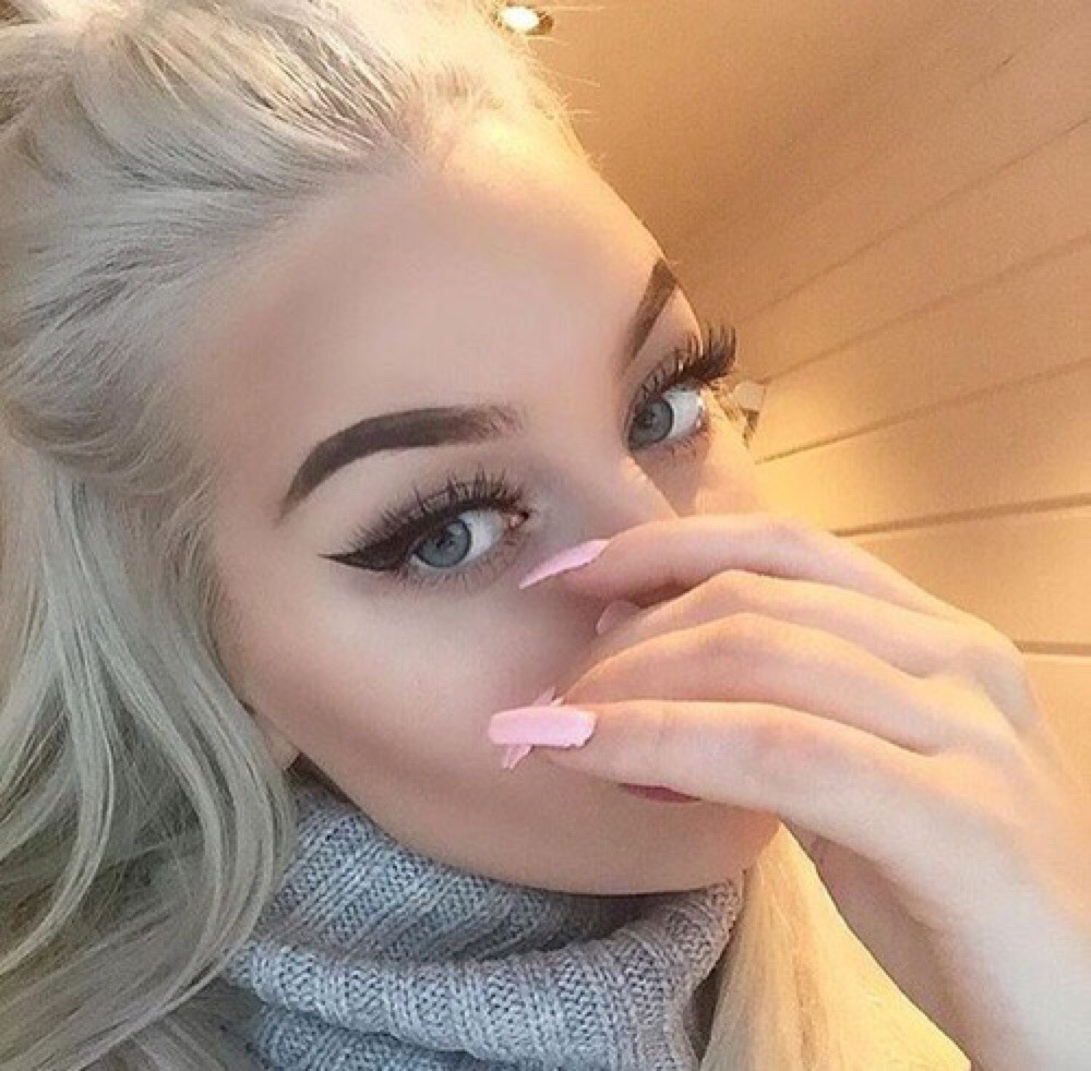 Blonde Barbie Bimbo