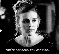 sheobsession:  Lydia freaks out when she sees Allison’s ghost for the first time. 