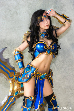 cosplayandanimes:  Sivir Cosplay by Miyuki CosplaySivir, the Battle Mistress (Chinese splash art blue version) from  League of Legendssource   