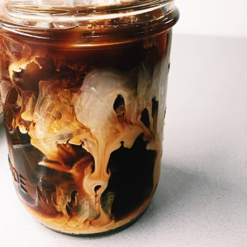 When your iced coffee resembles Future’s DS2 album. #LetsDrinkUpSomeCoffee #FRavorites (FR&rsq