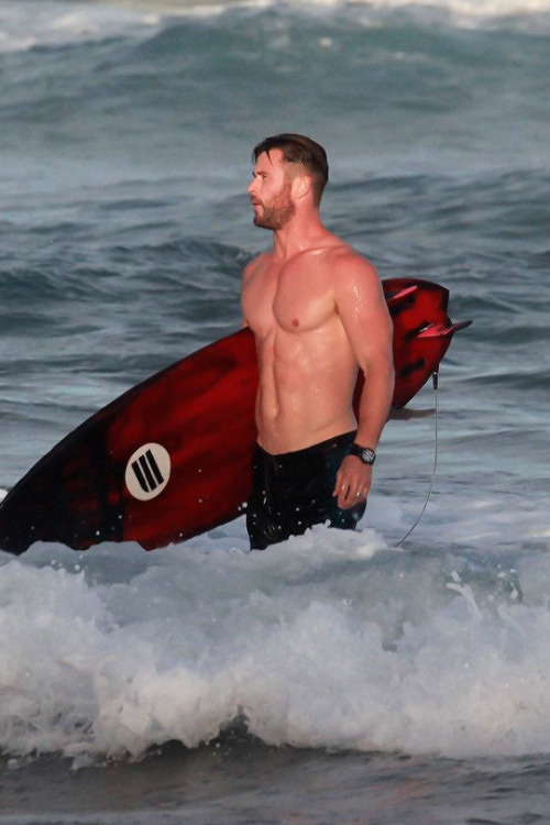 rhodulo: Chris Hemsworth Byron Bay 2019