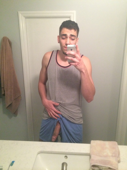 By mydedo40 to /r/ladybonersgwI need that dick in my morning