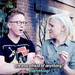thiswillbringuscloser: Haunted House Maze with Hannah Hart 
