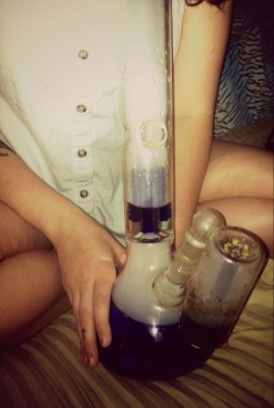 kiefqueen:  Bong rips for the win. 