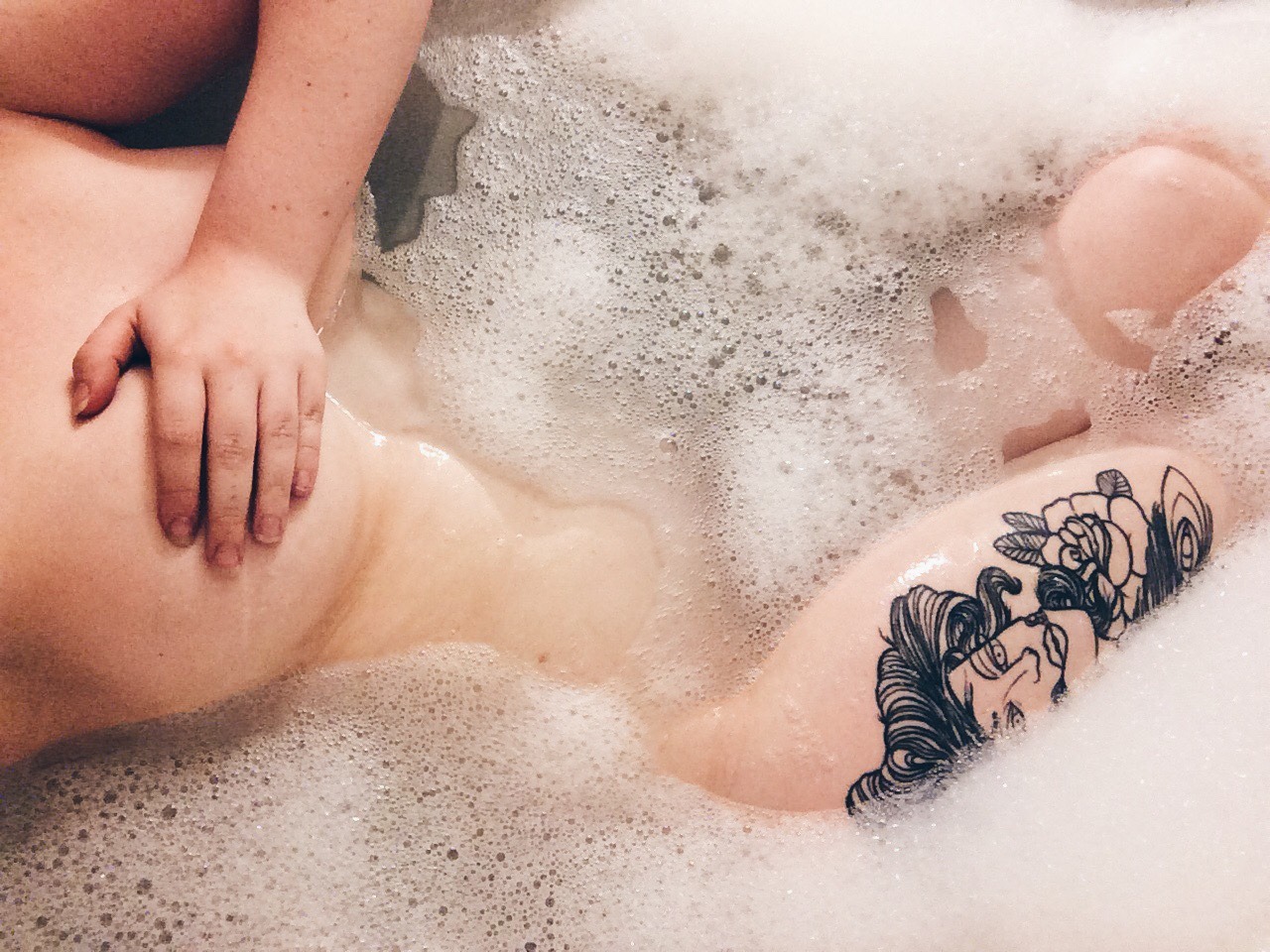 devilwalk-godwalk:  My hand looks little compared to my boobs.