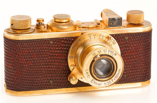 Oskar Barnack, Leica I, Model C Luxus, 1930. Ernst Leitz, Wetzlar, Germany. Gold platet metal and li