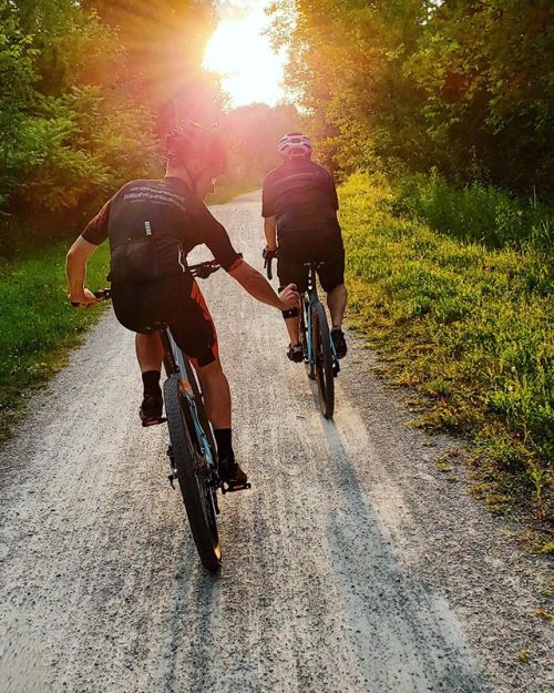 brodiebikes:Because sunsets • • • • • @seaottercanada is on and we’re so stoked to roll the amazing 