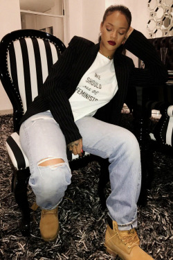 smokingsomethingwithrihanna:  Mom