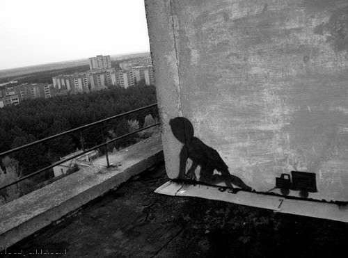 sixpenceee:  Graffiti found in Prypiat, Ukraine, the town abondaned in the aftermath of the Chornobyl’s nuclear disaster MORE PICTURES You may also like: CREEPY SCULPTURES MEANT TO REPRESENT HUMAN RIGHTS ABUSE 
