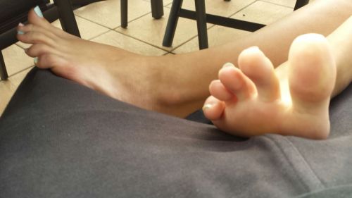 footie-licious: exams are over. back in action ;)