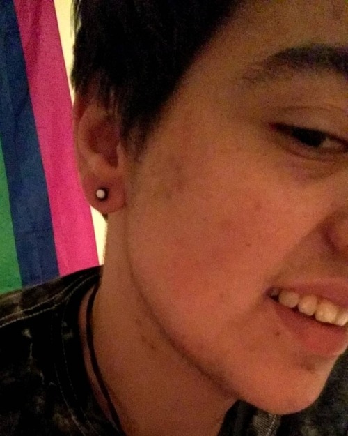 Bout time I started stretching my ears again, and getting my appearance back to my aesthetic in gene