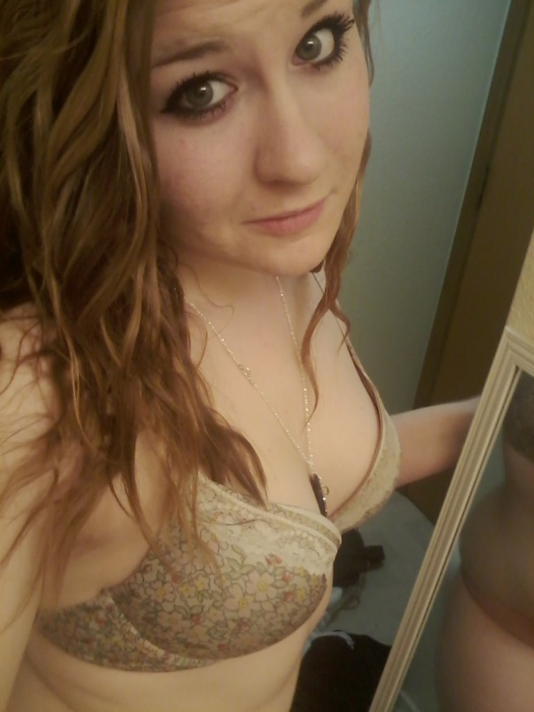 freaknoldmuthafukka:  mymarinemindpart2:  Very pretty military girl pt 3  Beautiful