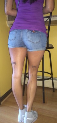 pinkandblackcat311:  PinkCat looking sexy as hell in her jean shorts!😍 and in typical PinkCat fashion no undies as well!😈😋