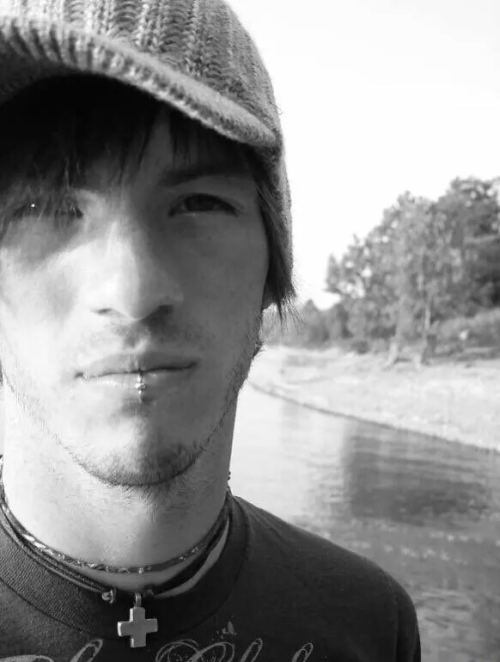 tearinmaheart:Fetus Josh Dun masterpost 1/?