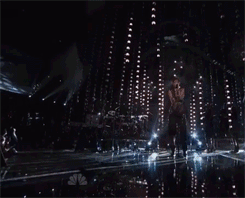 rihannanavyhn:Rihanna Performs “Diamonds” on “The Voice” Final