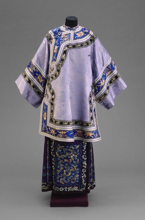 fashionsfromhistory: Han Woman’s Domestic Semi-Formal Coat (ao) Late 19th Century  Qing Dynasty MFA
