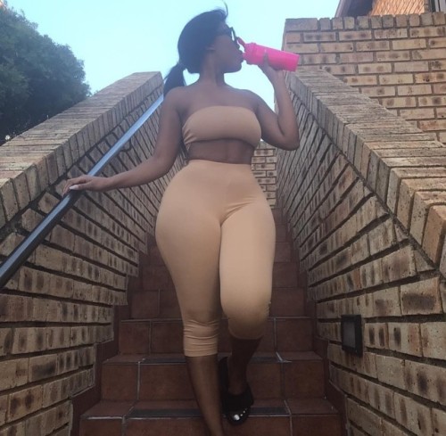 jazziedadd: DeliciouslySexy. Curvy. BootiDelicious. Ms Kagiso_Kay