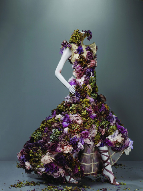 Alexander McQueen, “Sarabande”