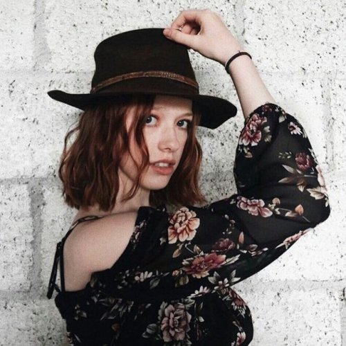 Girls icons ♡• credits to @avgerostark on twitter if you use • like &amp; reblog if u 