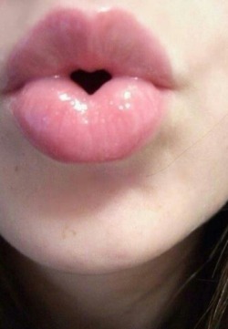 redhead969:  I want lips like that