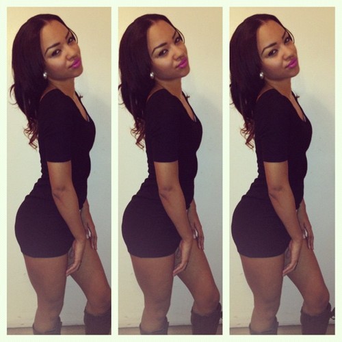 thugsandlouboutins:  flyestfemales:  flyestfemales  http://thugsandlouboutins.tumblr.com/