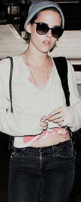 kristenstewartdailys:  Kristen Stewart out and about | May 2015