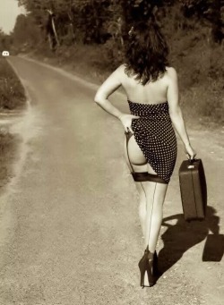 monchichitamberine:  daisygirl89:  Do YOU think I’ll get a ride?  Where we going @joge16?  Polka Dots ❤