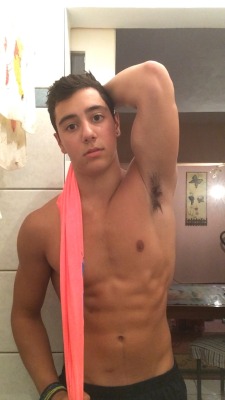 sabotagedselfie:  Goodnight! Here’s a selfie from after today’s workout 😘