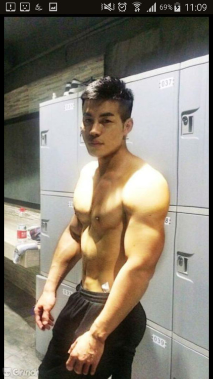 sgfireblaze: 6sg: fancysoulperfection: Regular Air Force Officer Horny Top Bedok (Fan Submission) 