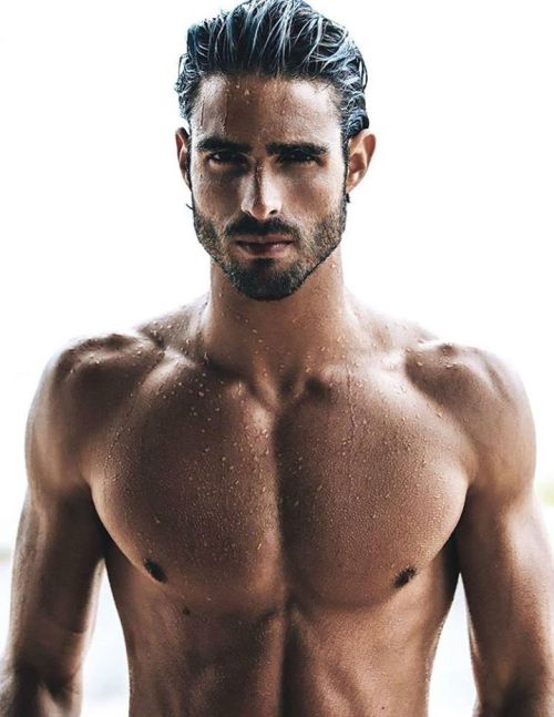 andromalehotness:Juan Betancourt