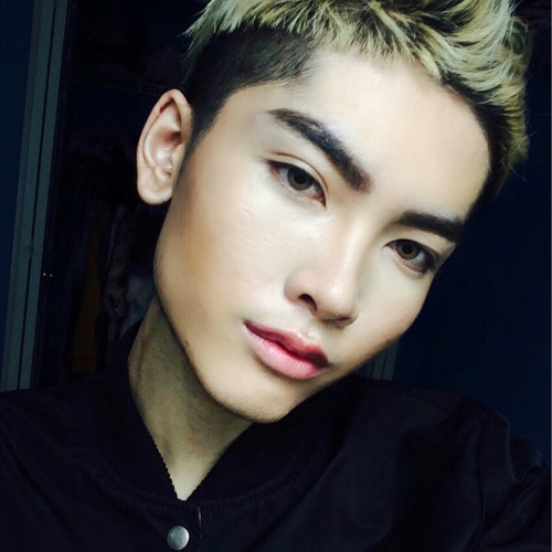 hanthelion:soothingboy:6 Selfies tagged by ofallthehappy :)I LOVE IT