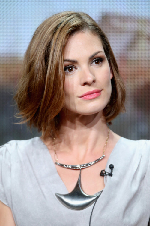 jorge3z:  Daisy Betts 2015.08.12 - NBCUniversal Summer TCA Press Tour ‘Childhood’s End’ Panel
