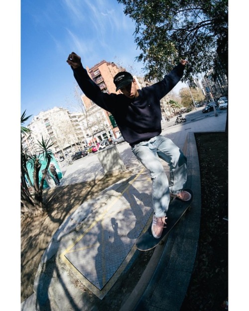 BCN✨ #placemag #skateboardculture @heitordasilva shot by @dannysommerfeld for @adidasskateboarding (