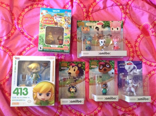 tehbuttercookie:    Bf @darkelfaqua spoiled me today ☆:*･ﾟ(●´∀｀●):*･ﾟ☆ ffffffffffffffff can’t wait to play tonight !!!  