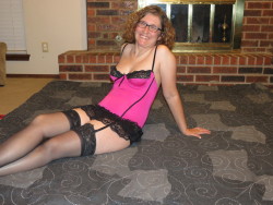 amateurgirlzz:  the lovely slut wife Andrea in all her glory, excellent images :-))