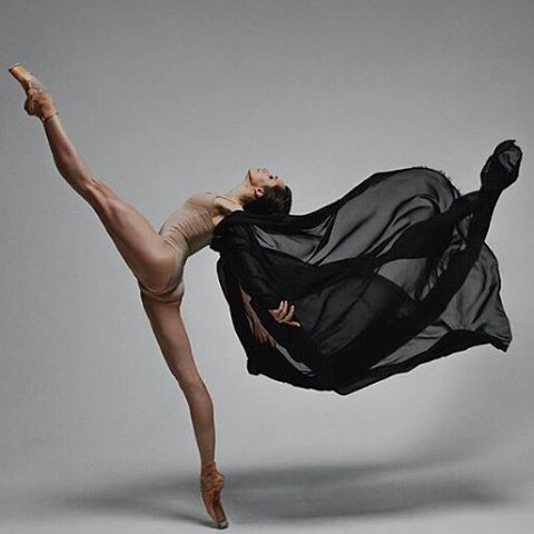 dreamdancer840:Gorgeous Anna Ol @anna.ol_ballet  @nationaleoperaballet  Photo @ayakovlevcom