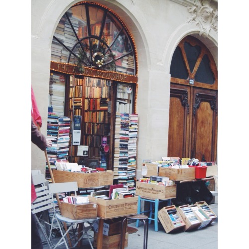 bookwormhistorian: The Abbey Bookshop, 29 Rue de la Parcheminerie, Paris, France.