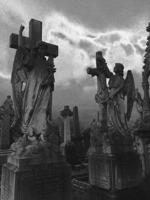 sightofthetombs:Church (Rock) cemetery, Nottingham