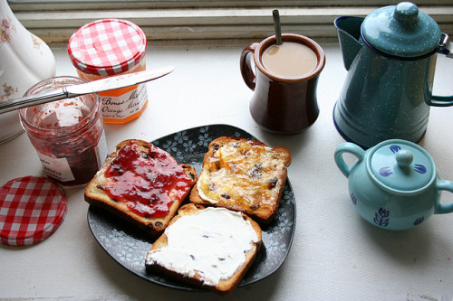 harrybr0ther:breakfast by louveciennes on Flickr.