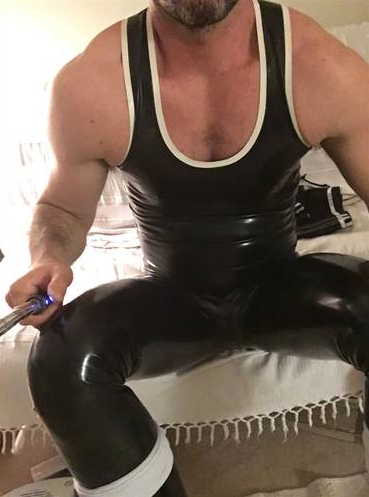 avakrubber: To see more hot guys: http://avakrubber.tumblr.com/archive